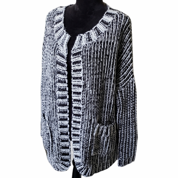 B2G1 Tobi Black/White Chunky Oversized Cardigan - Picture 2 of 6